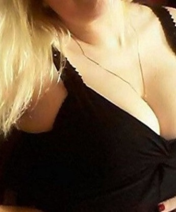 Неотразимая брюнетка ждет встречи с достойным кавалером. Принесу в твою жизнь яркие краски страсти и наслаждения. Позволь себе быть счастливым в моих объятиях! 4450, 33 года